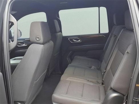 Used 2022 GMC Yukon XL SLE w/ Gmc Pro Safety Plus Package image 8
