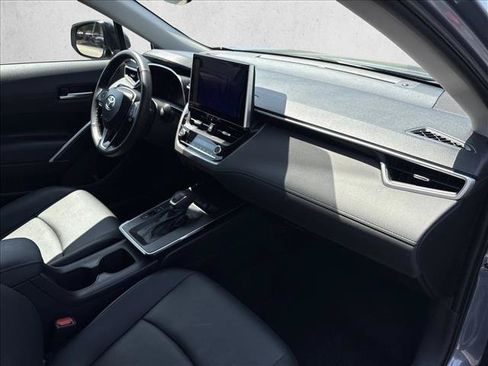 Certified 2026 Toyota Corolla Cross XLE FWD image 27