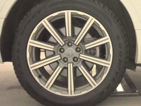 Used 2018 Audi Q7 2.0T Premium Plus AWD/4WD image 12