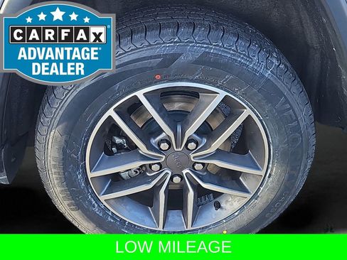 Used 2022 Jeep Grand Cherokee Limited image 28