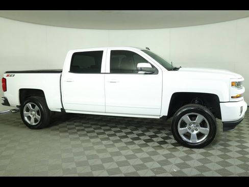 Used 2018 Chevrolet Silverado 1500 LT w/ Texas Edition AWD/4WD image 5