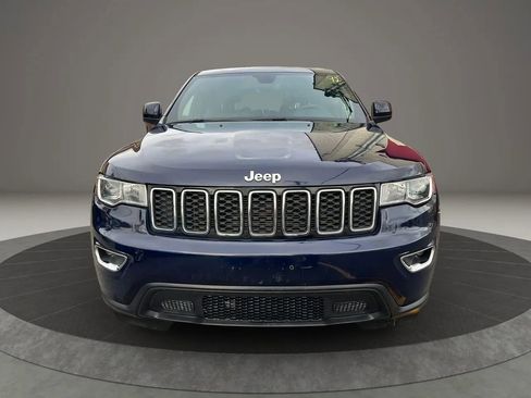Used 2018 Jeep Grand Cherokee Laredo RWD image 2