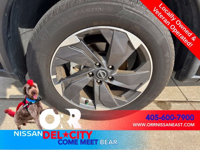 Used 2025 Nissan Rogue SV FWD image 9