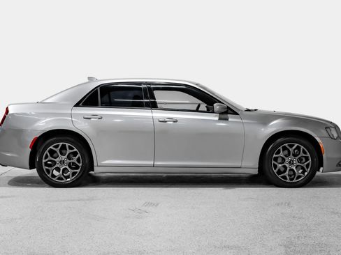 Used 2018 Chrysler 300 S AWD/4WD image 4