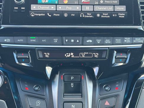 Used 2025 Honda Odyssey Touring image 12