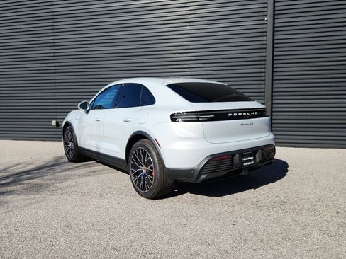 New 2026 Porsche Macan 4S Electric image 3