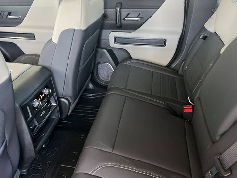 New 2026 GMC Hummer EV 4x4 Crew Cab image 9