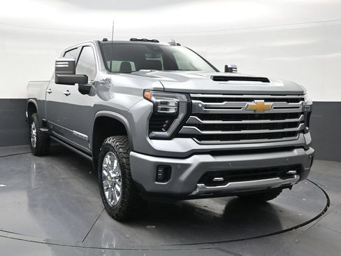Used 2024 Chevrolet Silverado 2500 High Country w/ Technology Package AWD/4WD image 7