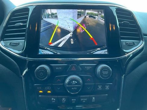 Used 2020 Jeep Grand Cherokee Altitude AWD/4WD image 20