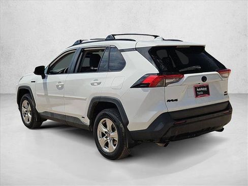 Used 2021 Toyota RAV4 XLE AWD/4WD image 8