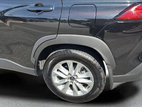 Used 2024 Toyota Corolla Cross LE FWD image 34