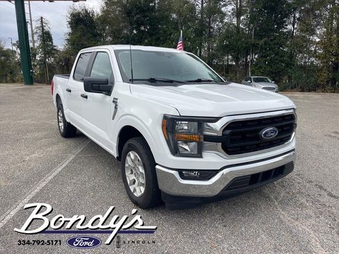 Used 2023 Ford F150 XLT image 2