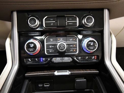 Used 2024 GMC Yukon Denali AWD/4WD image 27