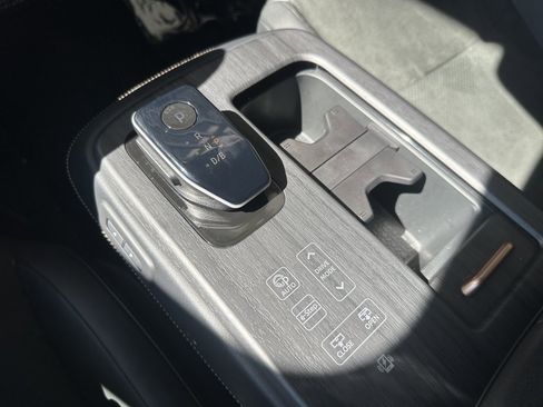 Used 2023 Nissan Ariya FWD image 30