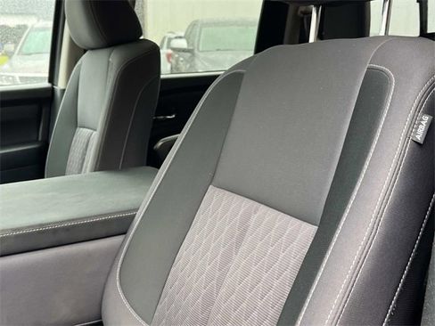 Used 2022 Nissan Titan SV w/ Accessory Utility Package image 26