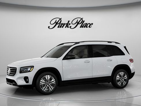 New 2026 Mercedes-Benz GLB 250 image 3