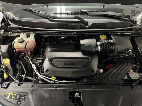 Used 2022 Chrysler Pacifica Touring-L image 47