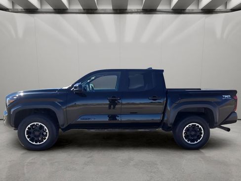 Used 2024 Toyota Tacoma TRD Off-Road image 2