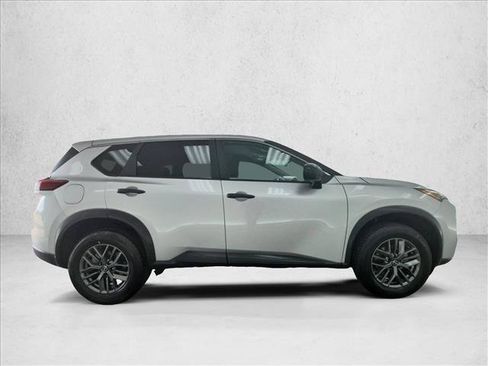 Used 2024 Nissan Rogue S FWD image 4