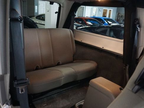 Used 2006 Jeep Wrangler Unlimited Rubicon w/ Security Group AWD/4WD image 26