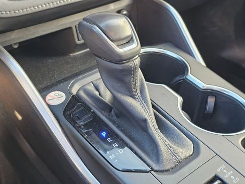 Used 2022 Toyota Highlander XLE image 38