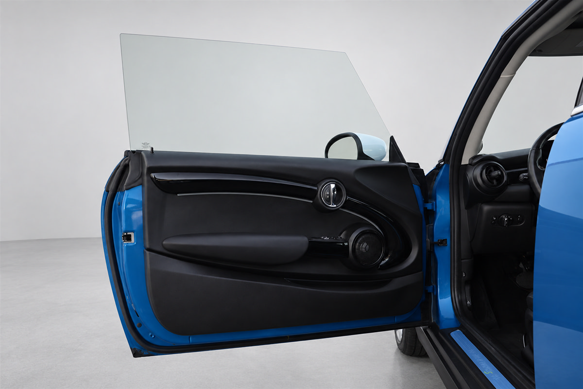Used 2024 MINI Cooper SE FWD image 18