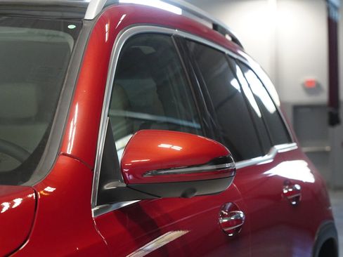 New 2026 Mercedes-Benz GLB 250 4MATIC image 9