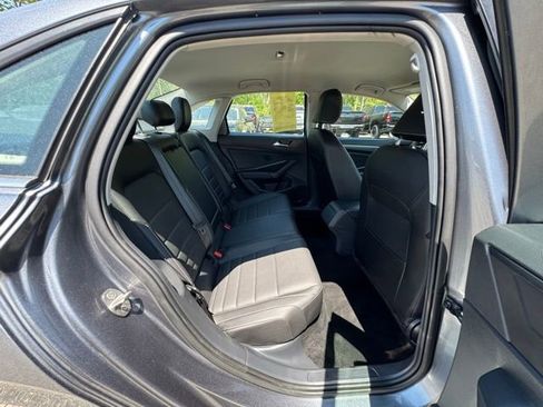 Used 2022 Volkswagen Jetta SE FWD image 20