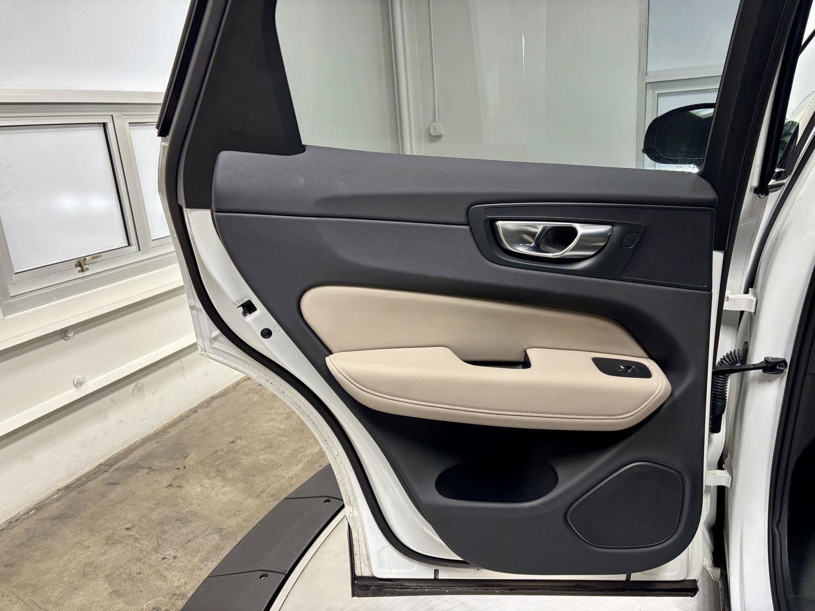 Used 2026 Volvo XC60 B5 Plus AWD/4WD image 16