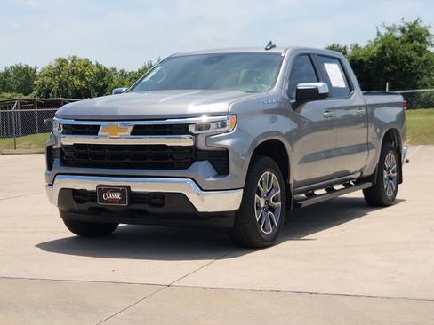 Used 2023 Chevrolet Silverado 1500 LT AWD/4WD image 3