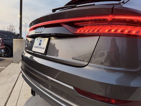 Used 2019 Audi Q8 Prestige image 35