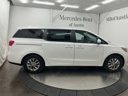 Used 2020 Kia Sedona LX FWD image 8