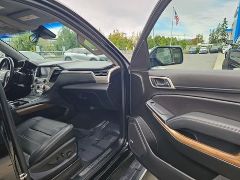 Used 2019 GMC Yukon Denali w/ Denali Ultimate Package AWD/4WD image 12