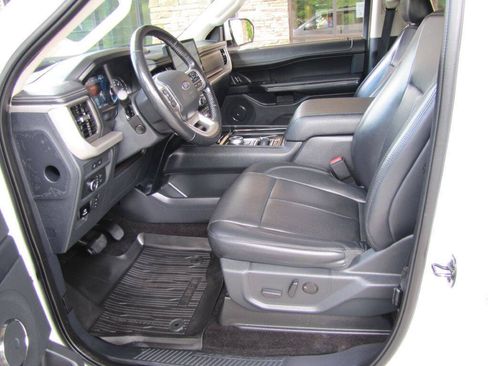 Used 2022 Ford Expedition XLT RWD image 12