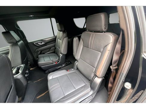 Used 2023 Chevrolet Suburban RST w/ Luxury Package AWD/4WD image 33