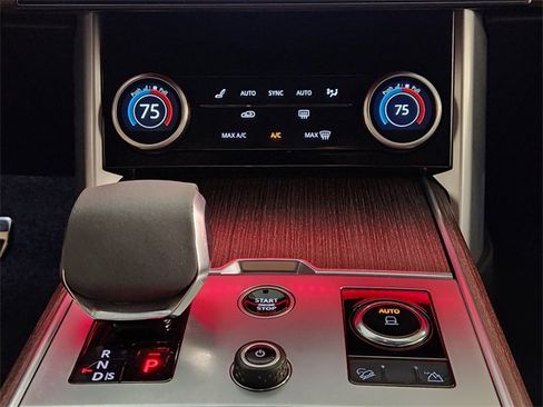 Used 2023 Land Rover Range Rover SE image 18