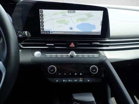Used 2025 Hyundai Elantra SEL FWD image 14
