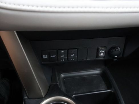 Used 2013 Toyota RAV4 Limited FWD image 25
