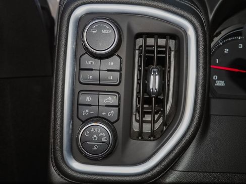 Used 2021 Chevrolet Silverado 2500 LTZ w/ LTZ Convenience Package image 33