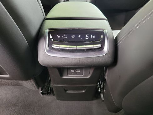 Used 2024 Cadillac XT6 Premium Luxury FWD image 11