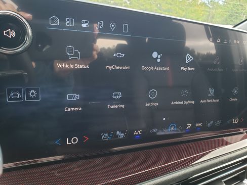 New 2026 Chevrolet Traverse RS w/ LPO, Floor Liner Package image 23