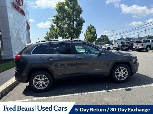 Used 2016 Jeep Cherokee Latitude w/ Safety/Convenience Group AWD/4WD image 5