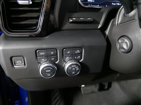 Used 2023 GMC Sierra 1500 AT4 w/ AT4 Premium Package AWD/4WD image 26