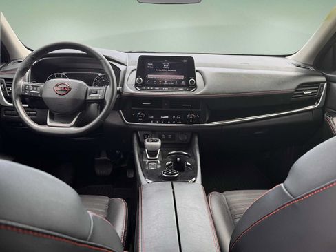 Used 2025 Nissan Rogue SV AWD/4WD image 18