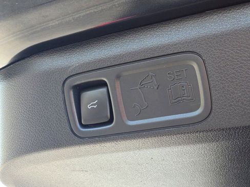 Used 2024 Ford Expedition Limited AWD/4WD image 19