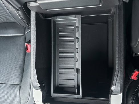 Used 2018 Ford F350 Lariat w/ Chrome Package image 27