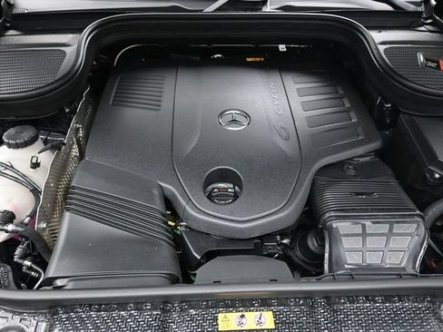 Used 2026 Mercedes-Benz GLS 450 4MATIC image 33