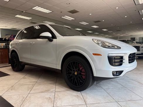 Used 2017 Porsche Cayenne AWD/4WD image 15