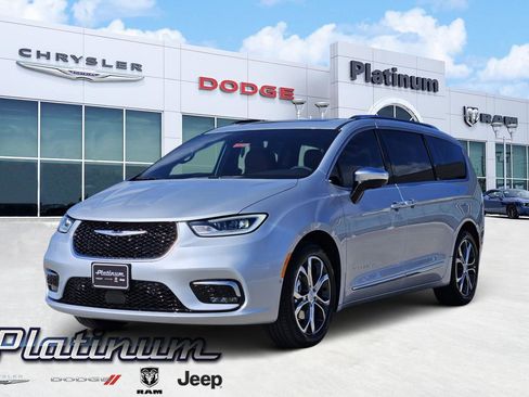 New 2026 Chrysler Pacifica Pinnacle image 2