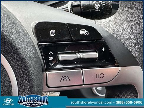 Certified 2025 Hyundai Elantra SE image 23